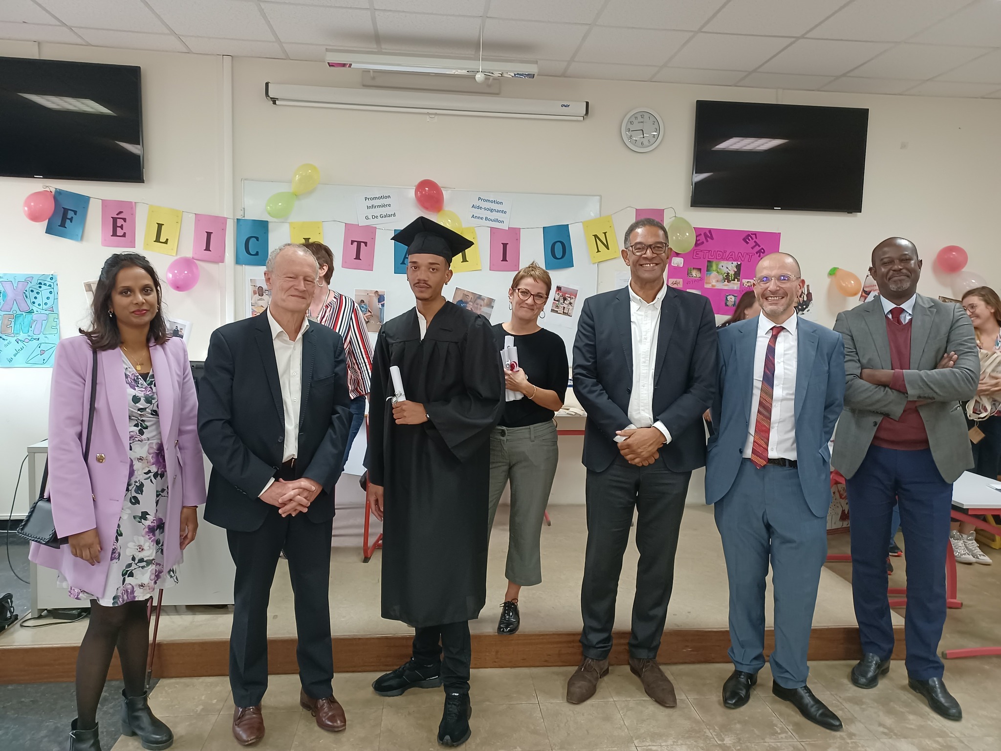 Remise Des Diplômes Des étudiants De L'Institut De Formation En Soins ...