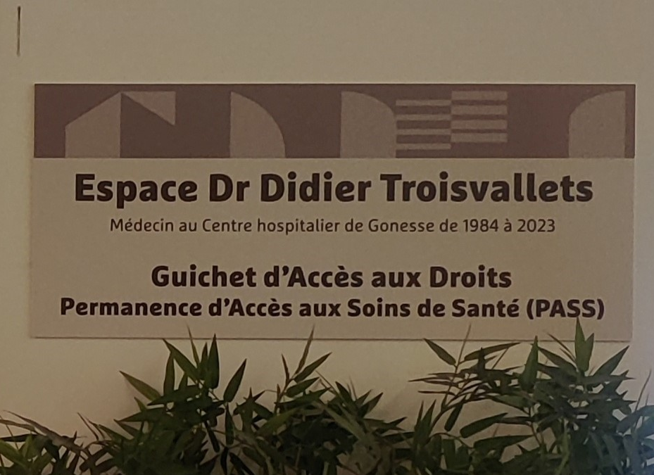 Plaque en hommage au Dr Troisvallets 